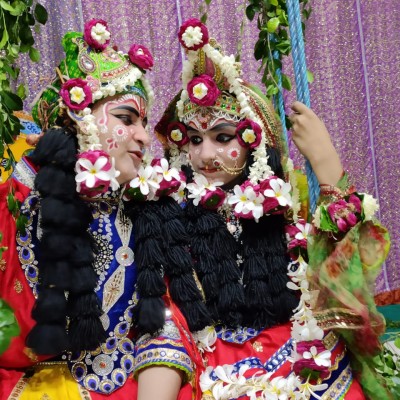 thumb_39886_5_Sri Priyapritam in Jhulan Lila.jpg